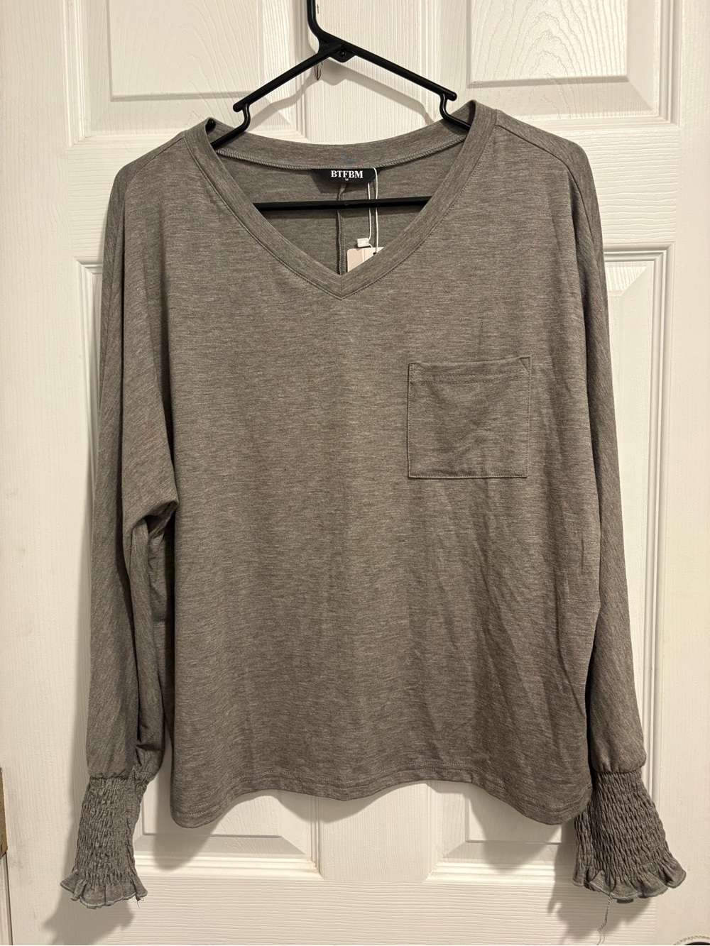 Women's Gray V-Neck Long Sleeve Top with Smocked Cuffs